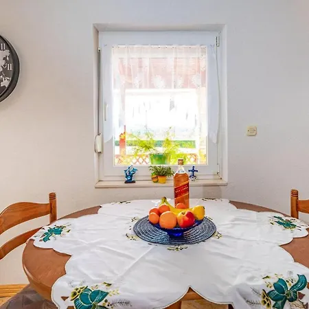 Lovely In With Kitchen Apartamento Pridraga