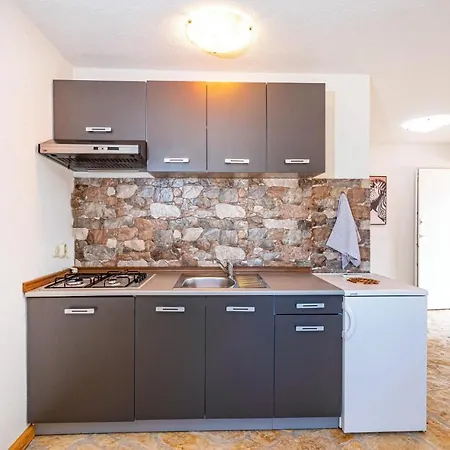 Lovely In With Kitchen Appartamento